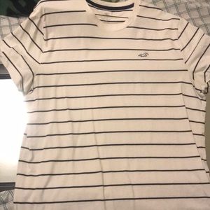 Hollister curved hem tee